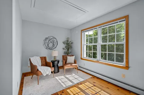 43 Hoyt Drive Monmouth ME 04259