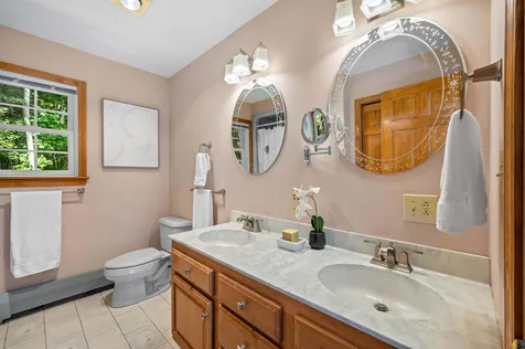 43 Hoyt Drive Monmouth ME 04259