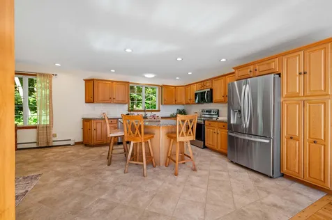 43 Hoyt Drive Monmouth ME 04259