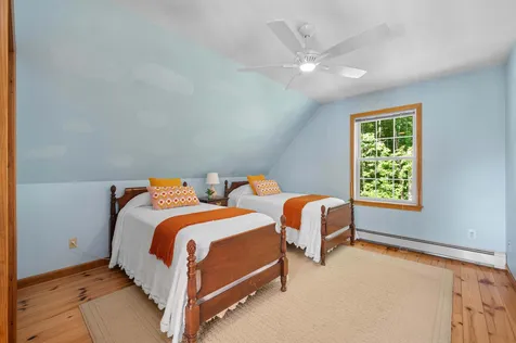 43 Hoyt Drive Monmouth ME 04259