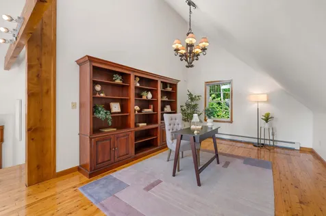 43 Hoyt Drive Monmouth ME 04259