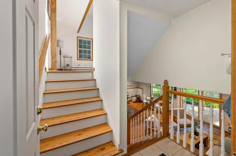 43 Hoyt Drive Monmouth ME 04259
