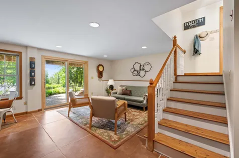 43 Hoyt Drive Monmouth ME 04259