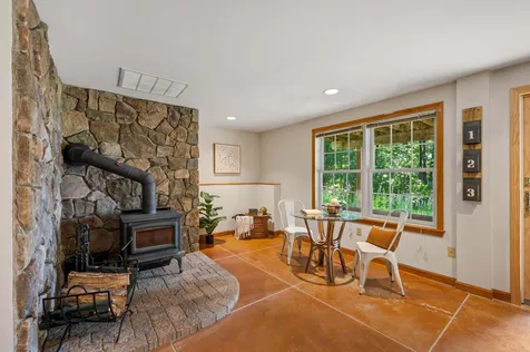 43 Hoyt Drive Monmouth ME 04259