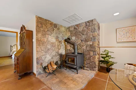 43 Hoyt Drive Monmouth ME 04259