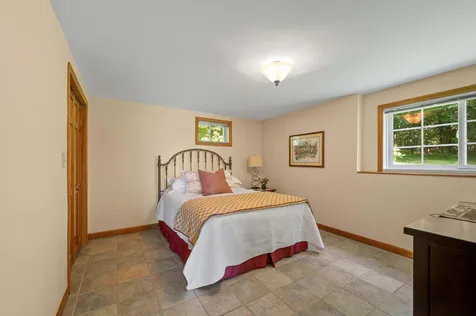 43 Hoyt Drive Monmouth ME 04259