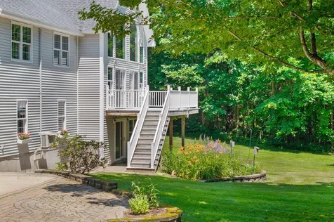 43 Hoyt Drive Monmouth ME 04259
