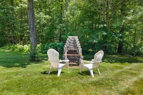 43 Hoyt Drive Monmouth ME 04259