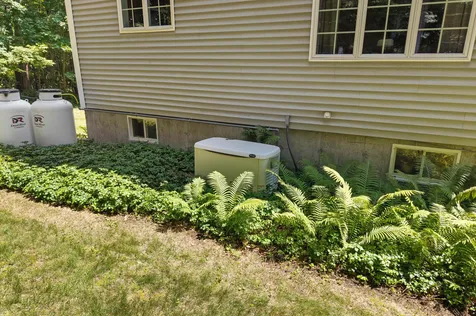 43 Hoyt Drive Monmouth ME 04259