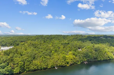 43 Hoyt Drive Monmouth ME 04259