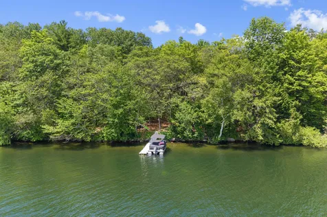 43 Hoyt Drive Monmouth ME 04259