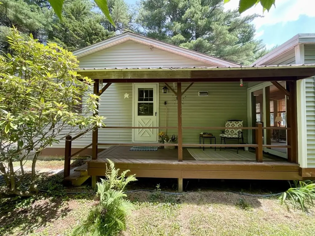 27 Meadow Lark Lane Lincolnville ME 04849