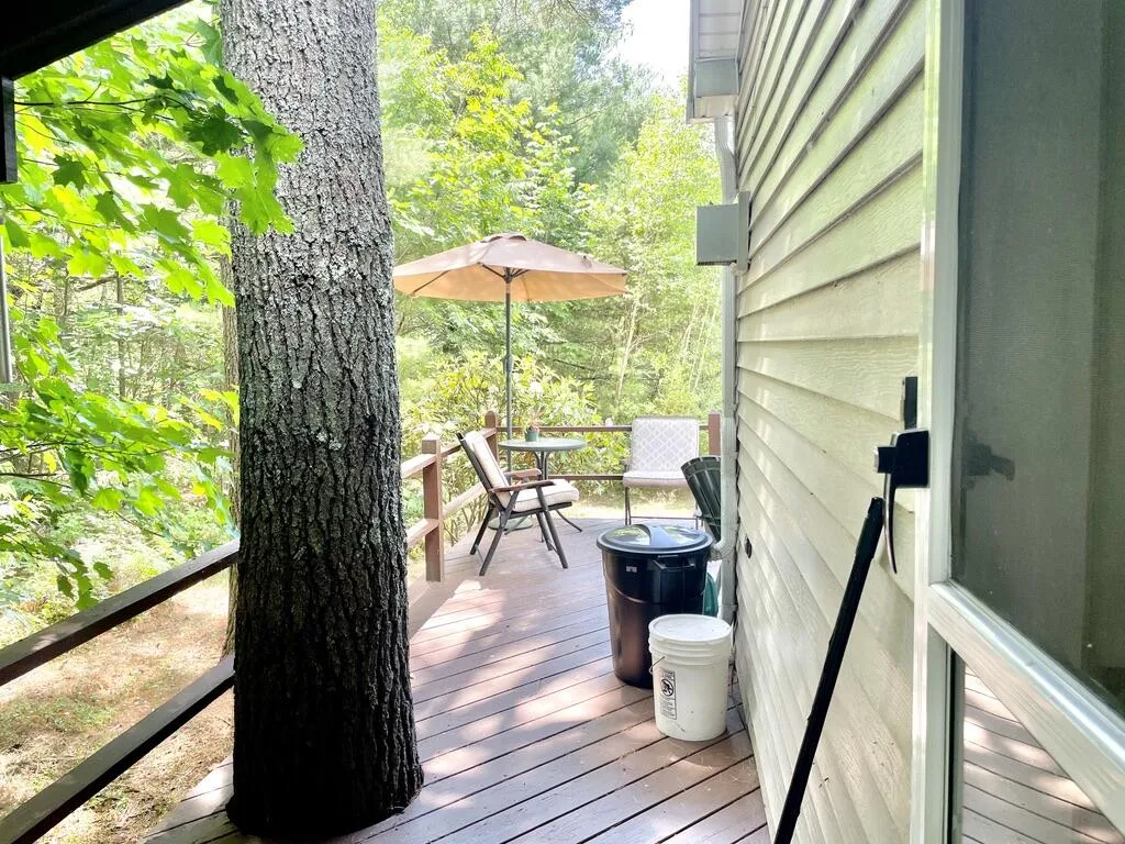 27 Meadow Lark Lane Lincolnville ME 04849