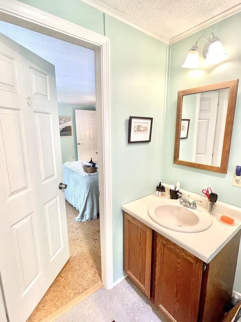 27 Meadow Lark Lane Lincolnville ME 04849