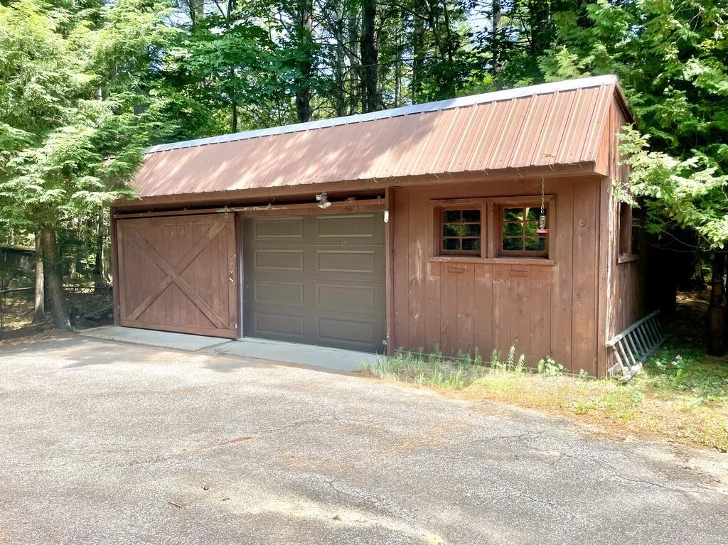 27 Meadow Lark Lane Lincolnville ME 04849