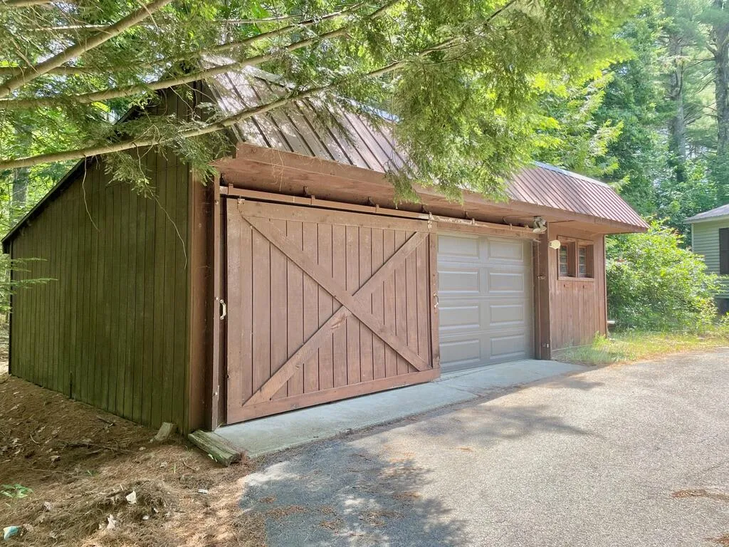 27 Meadow Lark Lane Lincolnville ME 04849