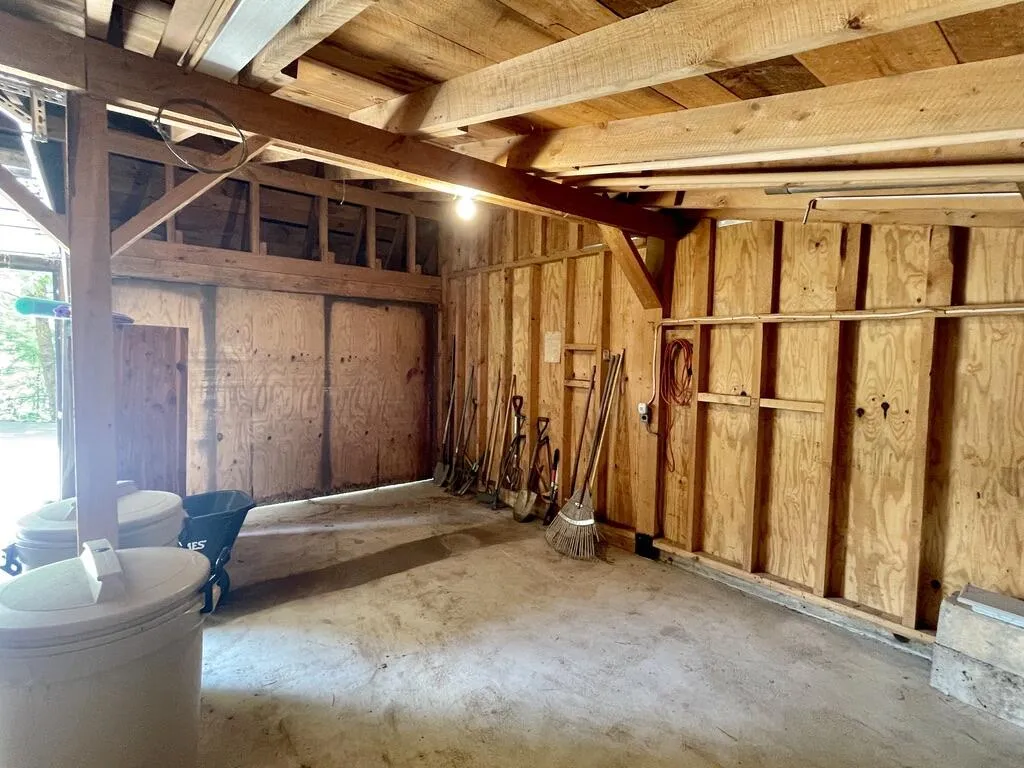 27 Meadow Lark Lane Lincolnville ME 04849