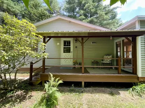 27 Meadow Lark Lane Lincolnville ME 04849