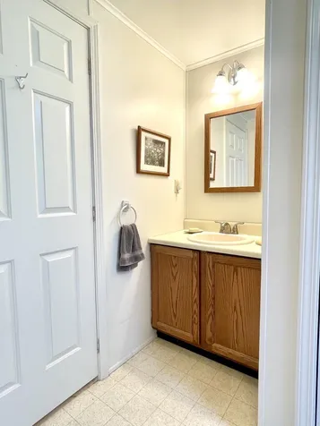 27 Meadow Lark Lane Lincolnville ME 04849