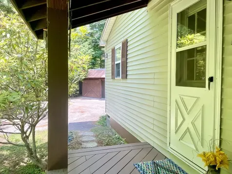 27 Meadow Lark Lane Lincolnville ME 04849
