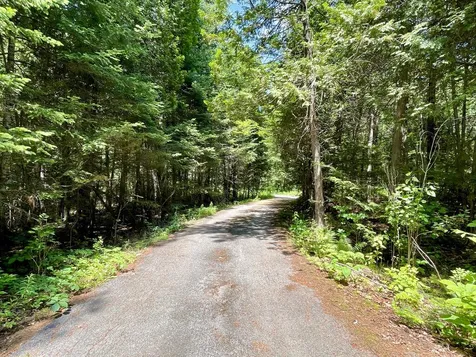 27 Meadow Lark Lane Lincolnville ME 04849