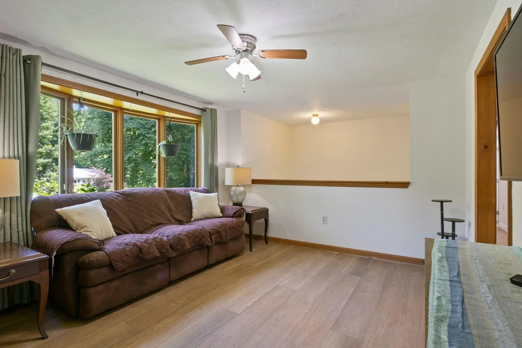 4 Jesse Circle Sanford ME 04073