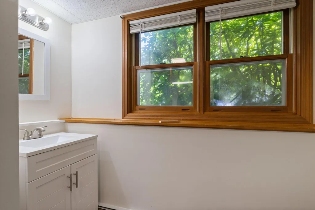 4 Jesse Circle Sanford ME 04073
