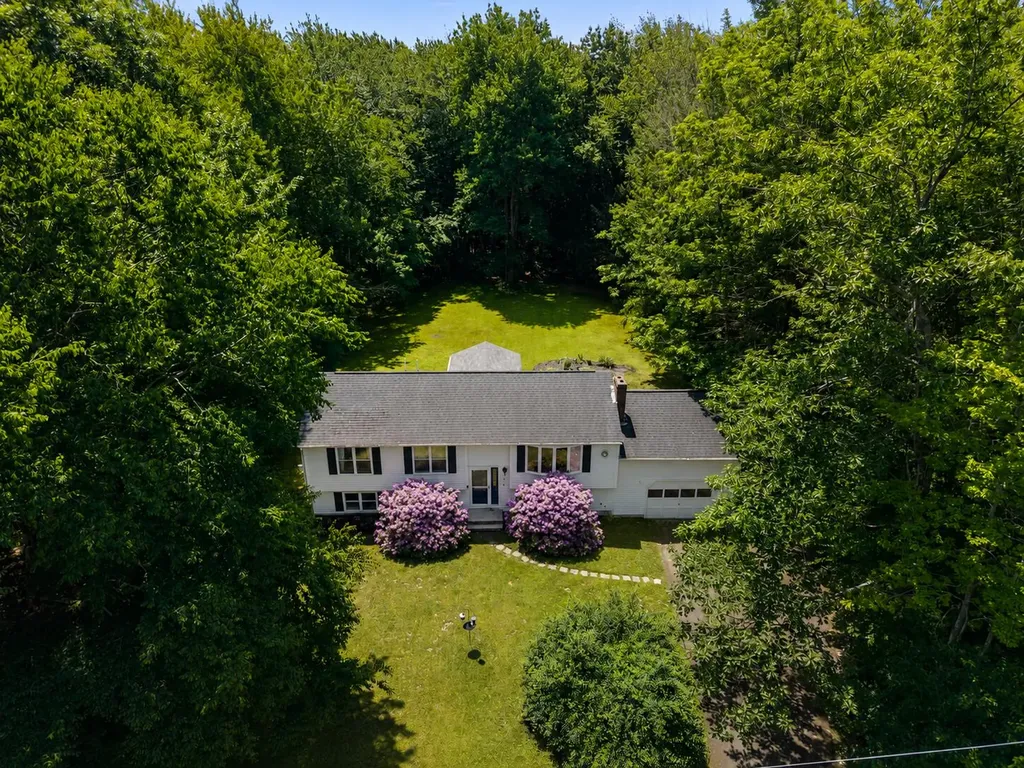 4 Jesse Circle Sanford ME 04073