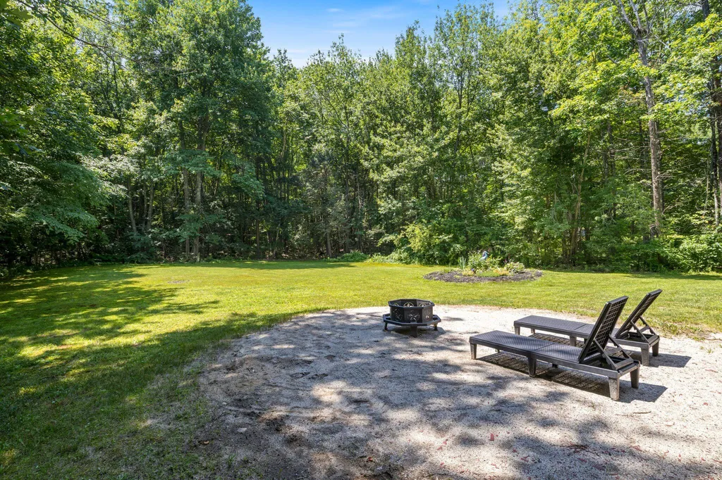 4 Jesse Circle Sanford ME 04073