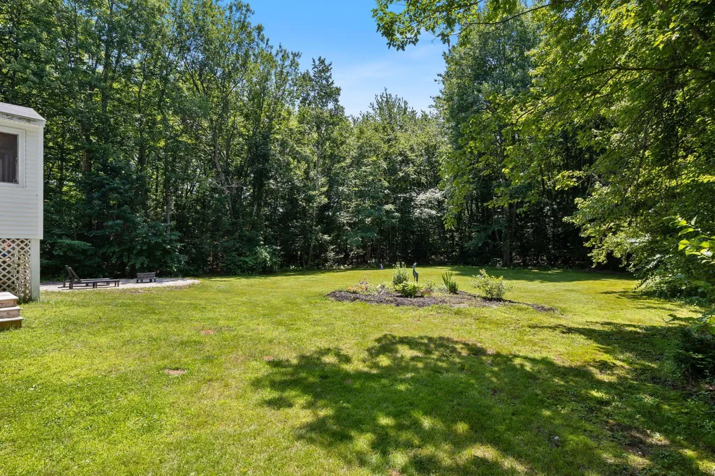 4 Jesse Circle Sanford ME 04073