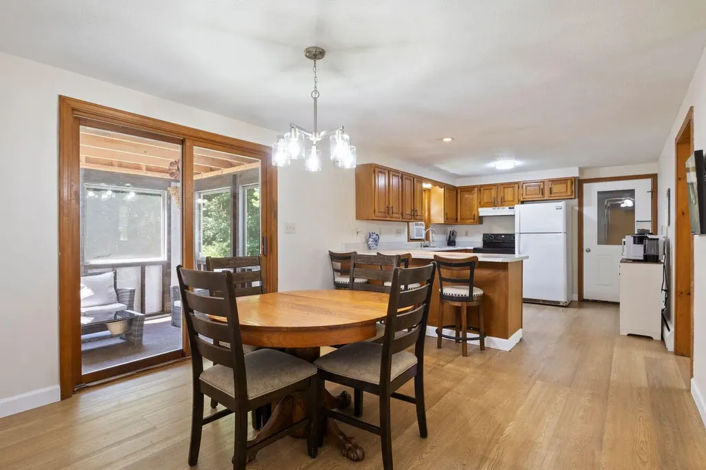 4 Jesse Circle Sanford ME 04073