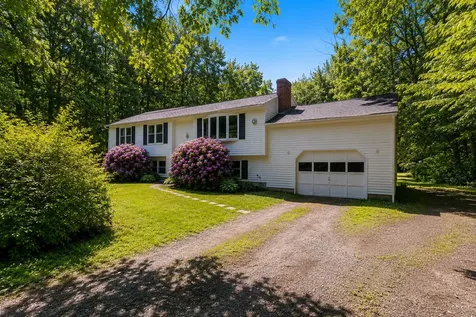 4 Jesse Circle Sanford ME 04073