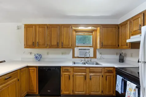 4 Jesse Circle Sanford ME 04073