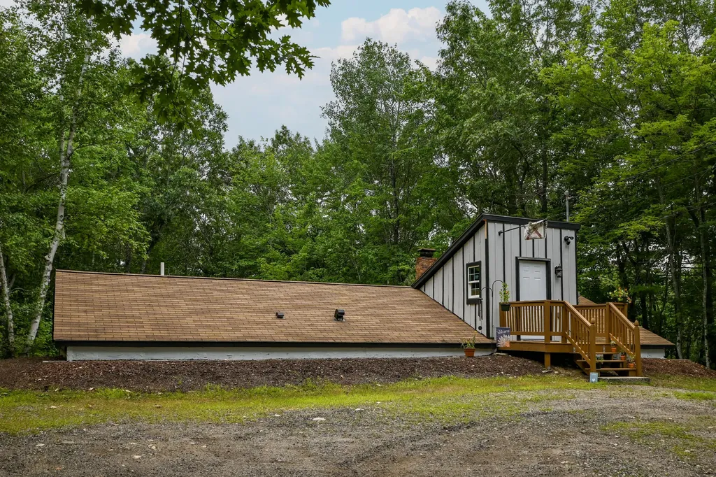 10 Sky Lane Waterboro ME 04061