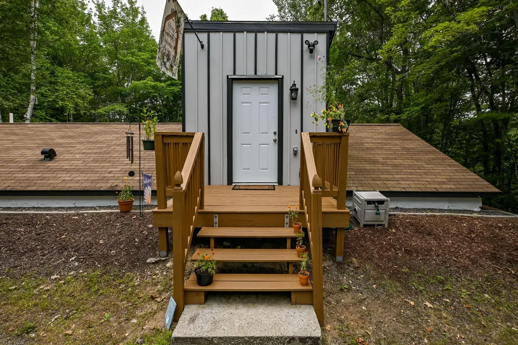 10 Sky Lane Waterboro ME 04061