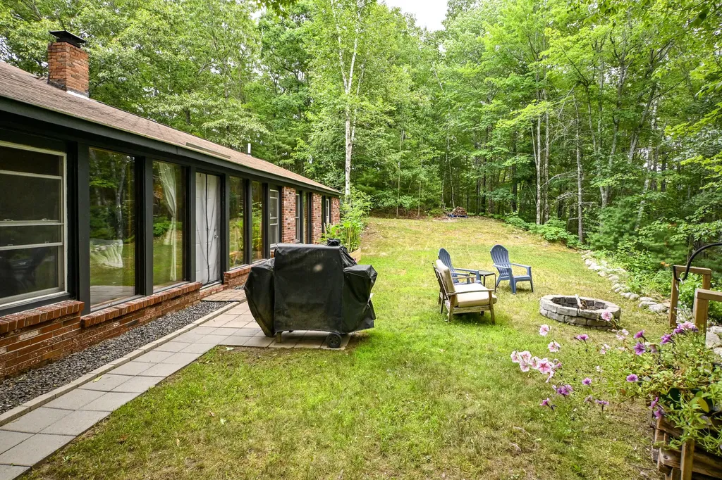 10 Sky Lane Waterboro ME 04061