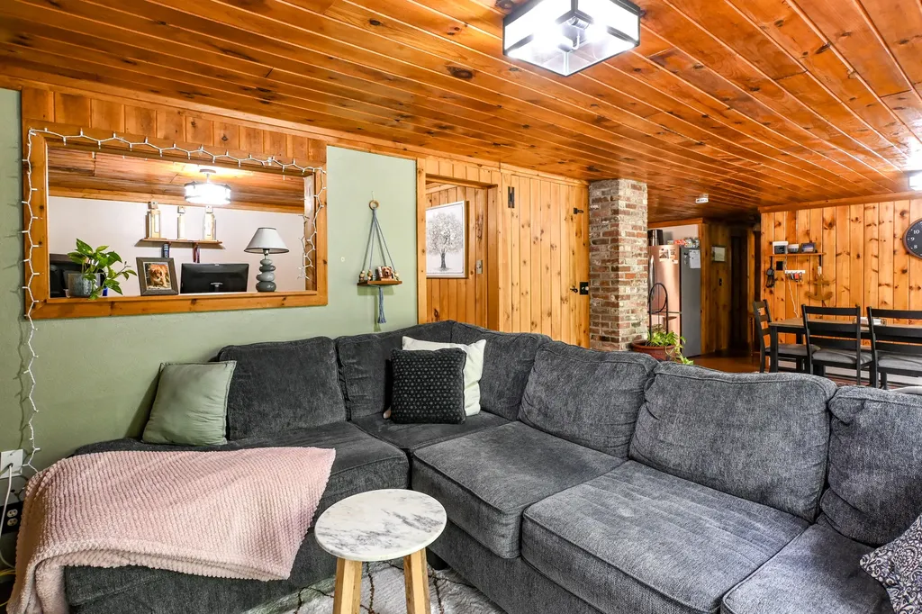 10 Sky Lane Waterboro ME 04061