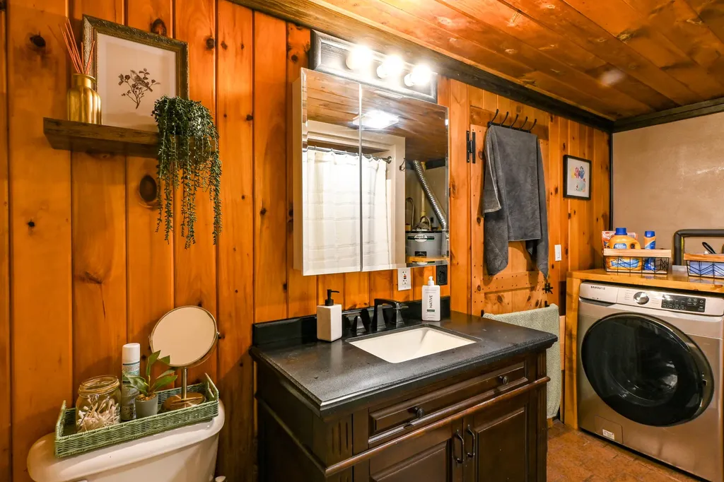 10 Sky Lane Waterboro ME 04061