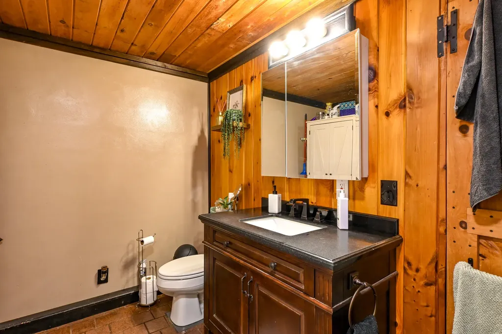 10 Sky Lane Waterboro ME 04061