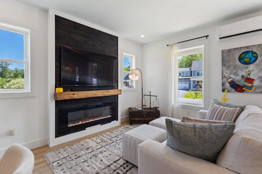 1 Beacon Drive Brunswick ME 04011