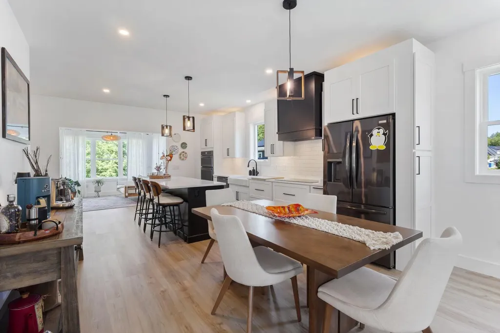 1 Beacon Drive Brunswick ME 04011