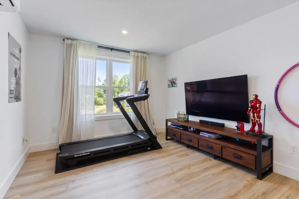 1 Beacon Drive Brunswick ME 04011