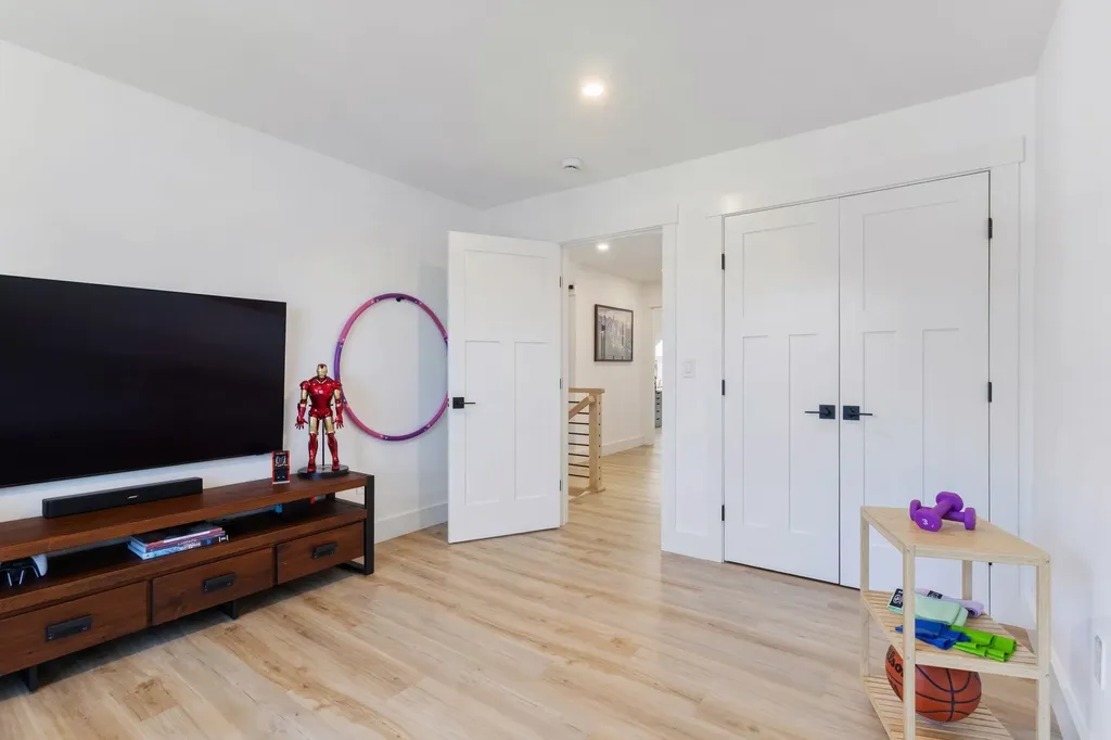 1 Beacon Drive Brunswick ME 04011