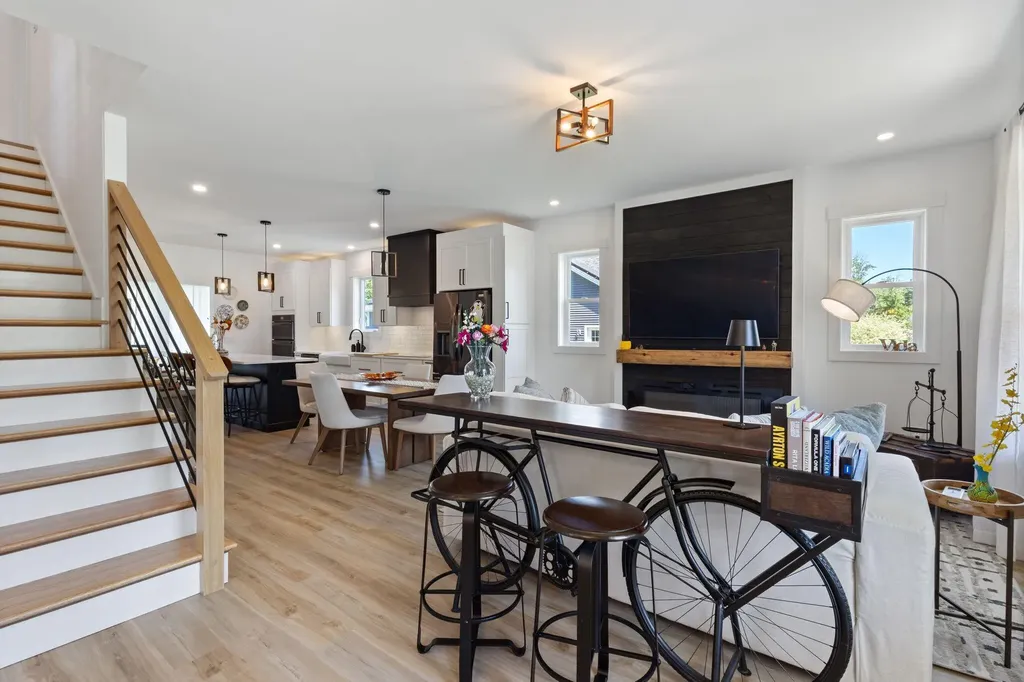 1 Beacon Drive Brunswick ME 04011