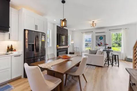 1 Beacon Drive Brunswick ME 04011