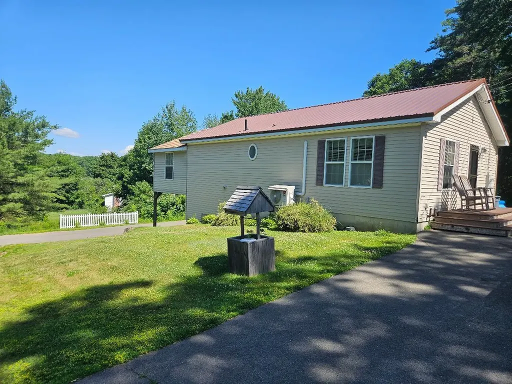 20 Clewleyville Road Eddington ME 04428
