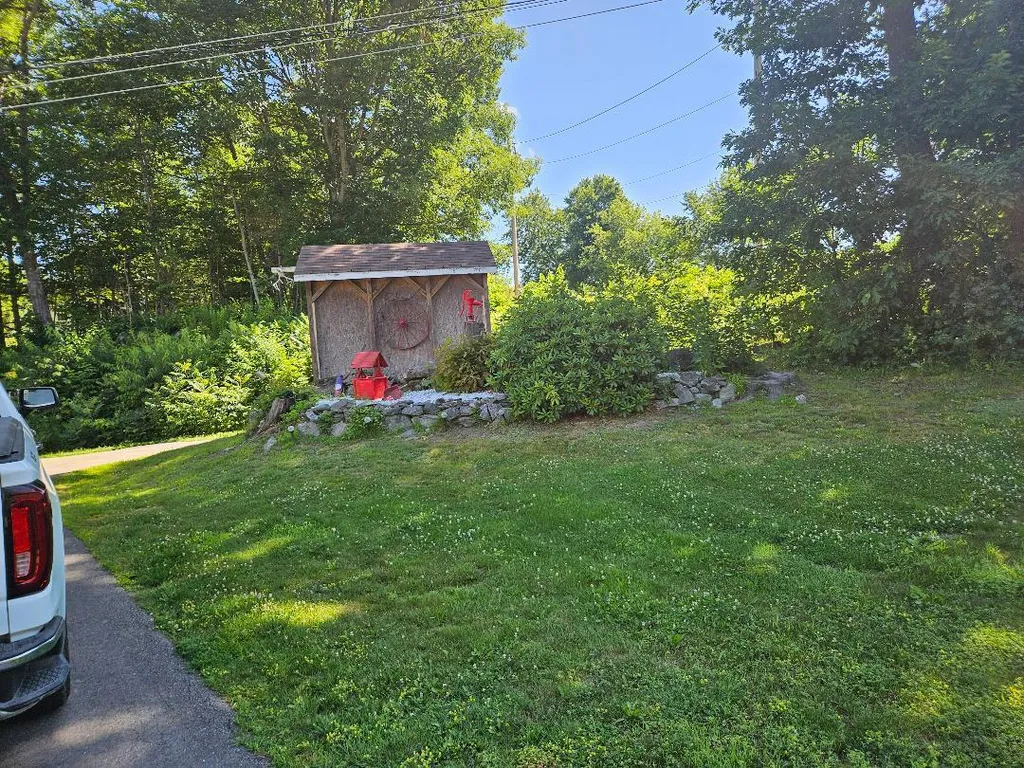 20 Clewleyville Road Eddington ME 04428