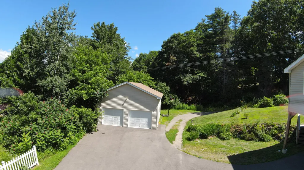 20 Clewleyville Road Eddington ME 04428