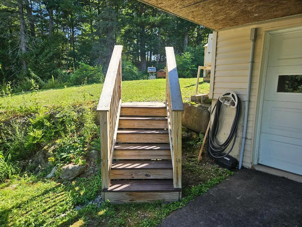 20 Clewleyville Road Eddington ME 04428
