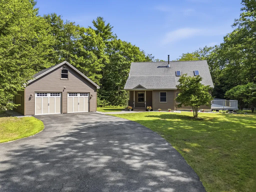 61 Abrams Lane Poland ME 04274